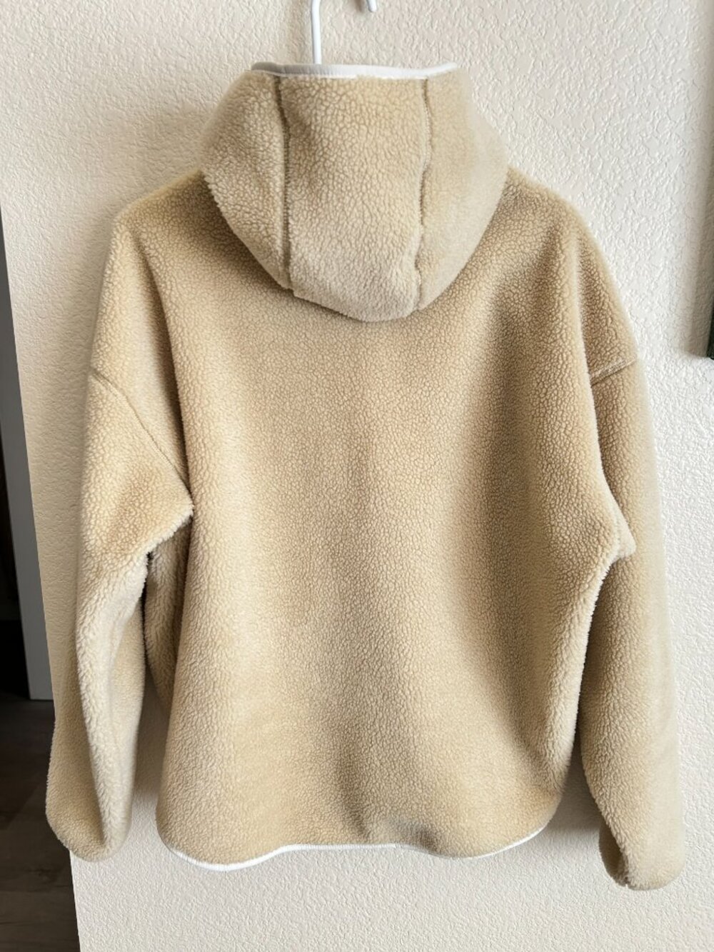puma Women's soft jacket - Picture 2 of 3